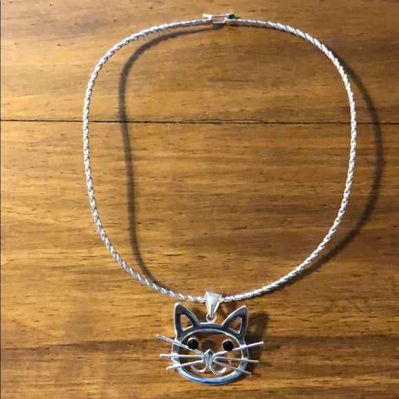 Accessories - 🌵 Silver-Toned Necklace with Cat Pendant/Pin
